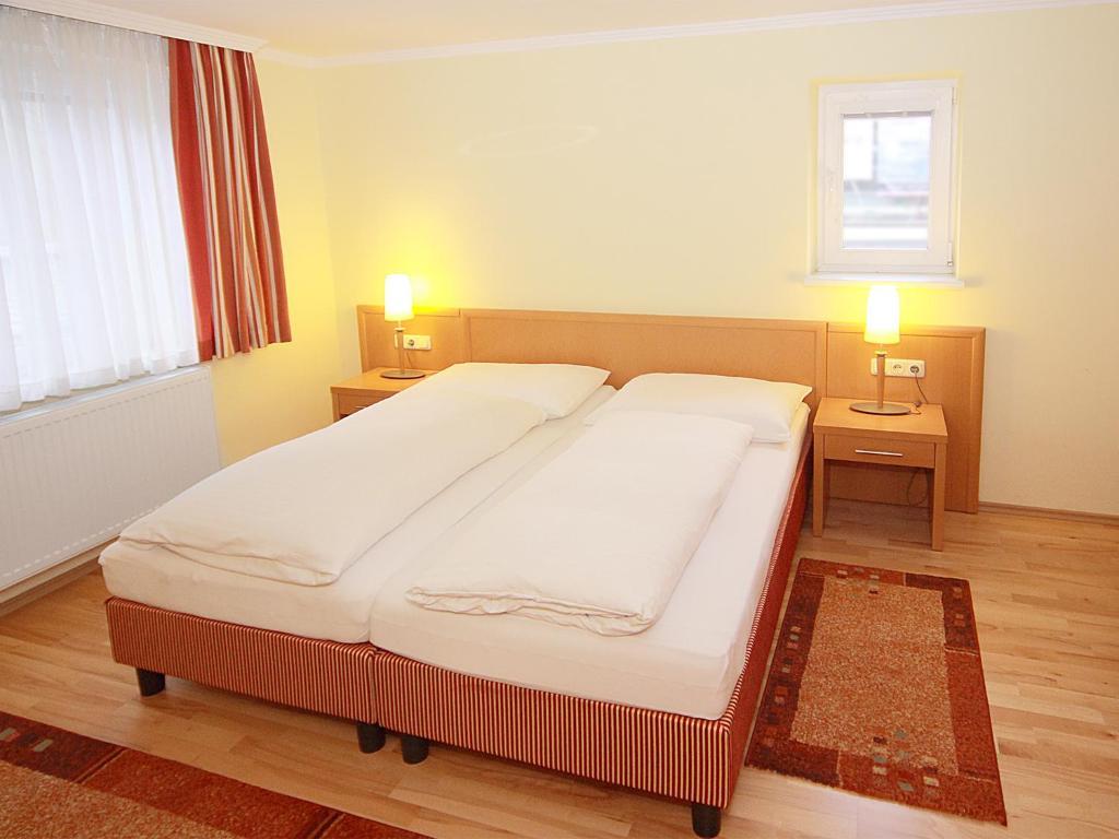 Hotel Goldener Adler Linz Room photo